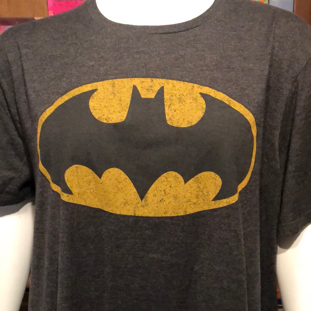NWT SIZE M BatMan T-shirt